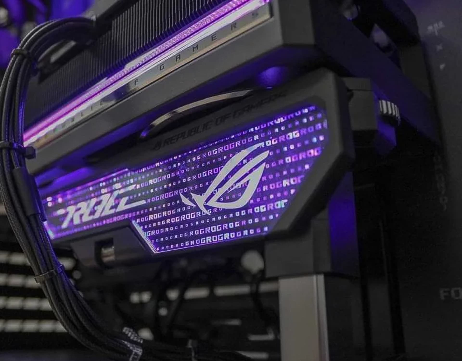 Spolupráce s ASUS