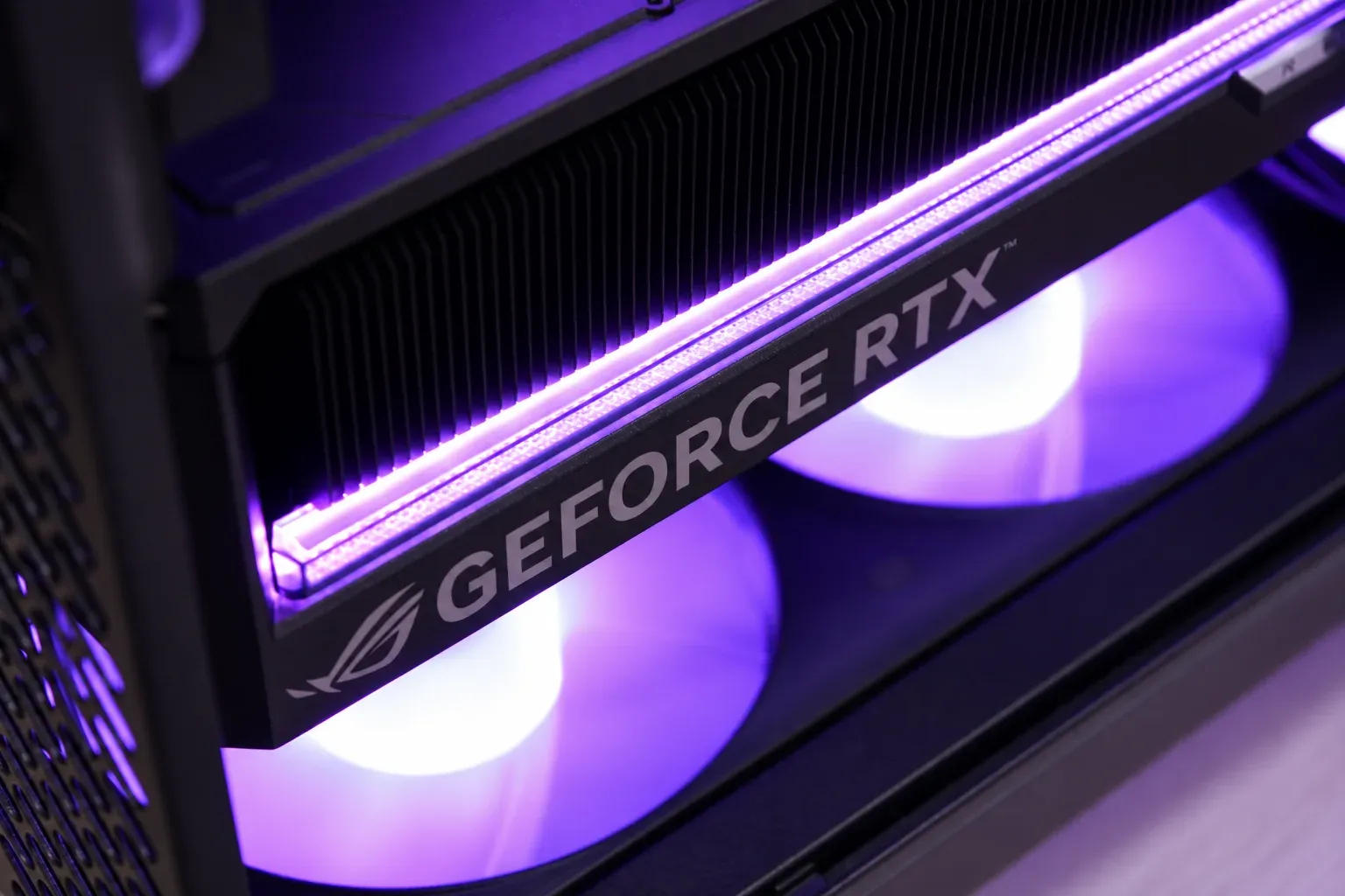 Apex - RTX 5080 | R7 9800X3D | 32GB  - Thumbnail 7