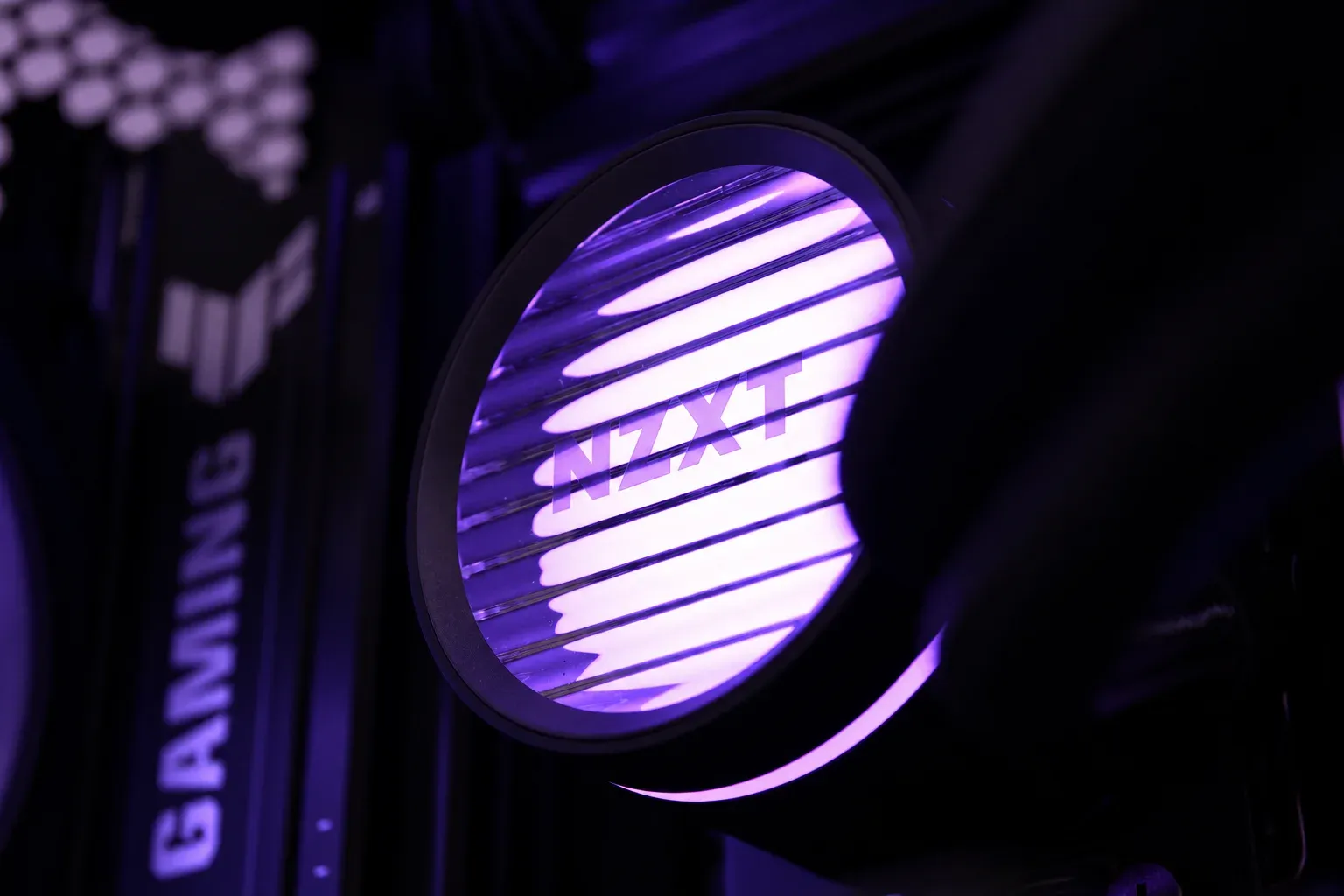 Apex - RTX 5080 | R7 9800X3D | 32GB  - Thumbnail 8