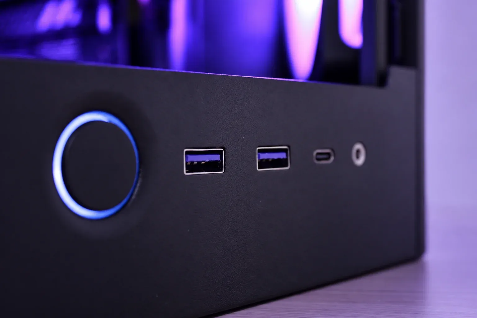 Apex - RTX 5080 | R7 9800X3D | 32GB  - Thumbnail 9