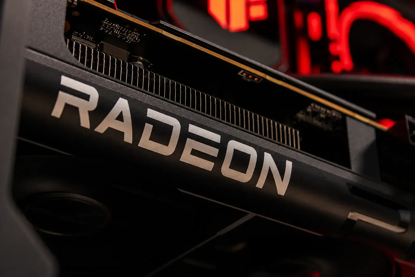 ASUS - AMD RX 9070 XT | R7 7800X3D | 32GB - Thumbnail 9