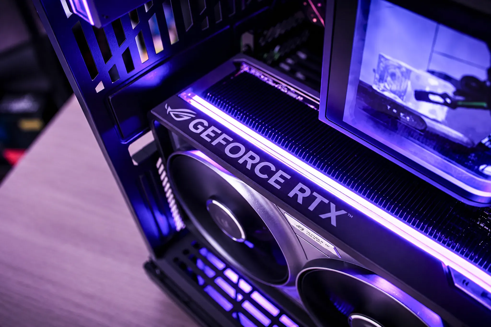 Hyte Ultra - RTX 5090 | R7 9800X3D | 32GB - Thumbnail 8