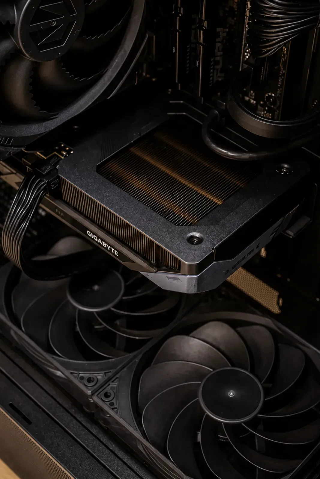 Purity - RX 9060 XT | R5 7500F | 32GB - Thumbnail 9
