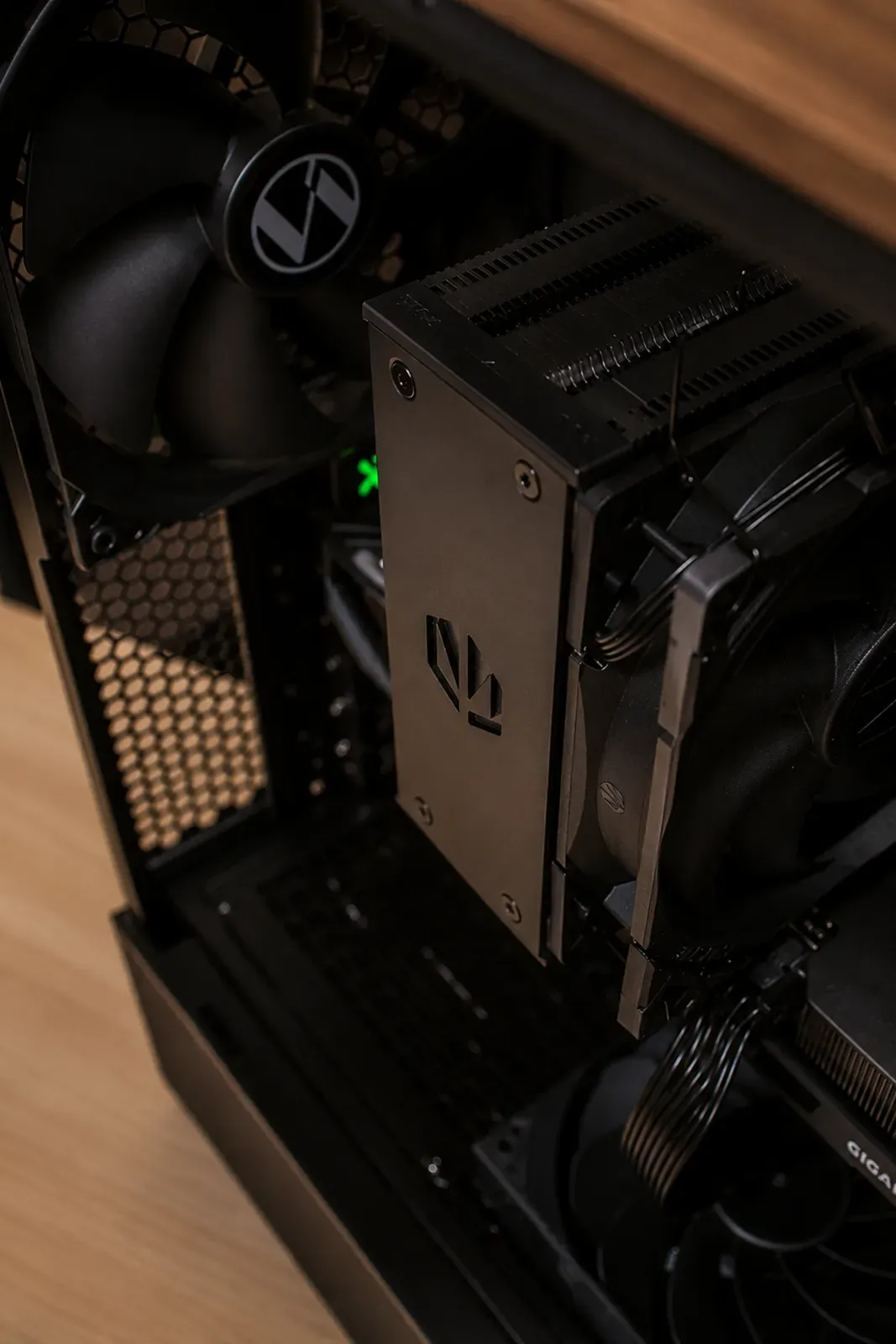 Purity - RX 9070 | R5 9600X | 16GB - Thumbnail 8
