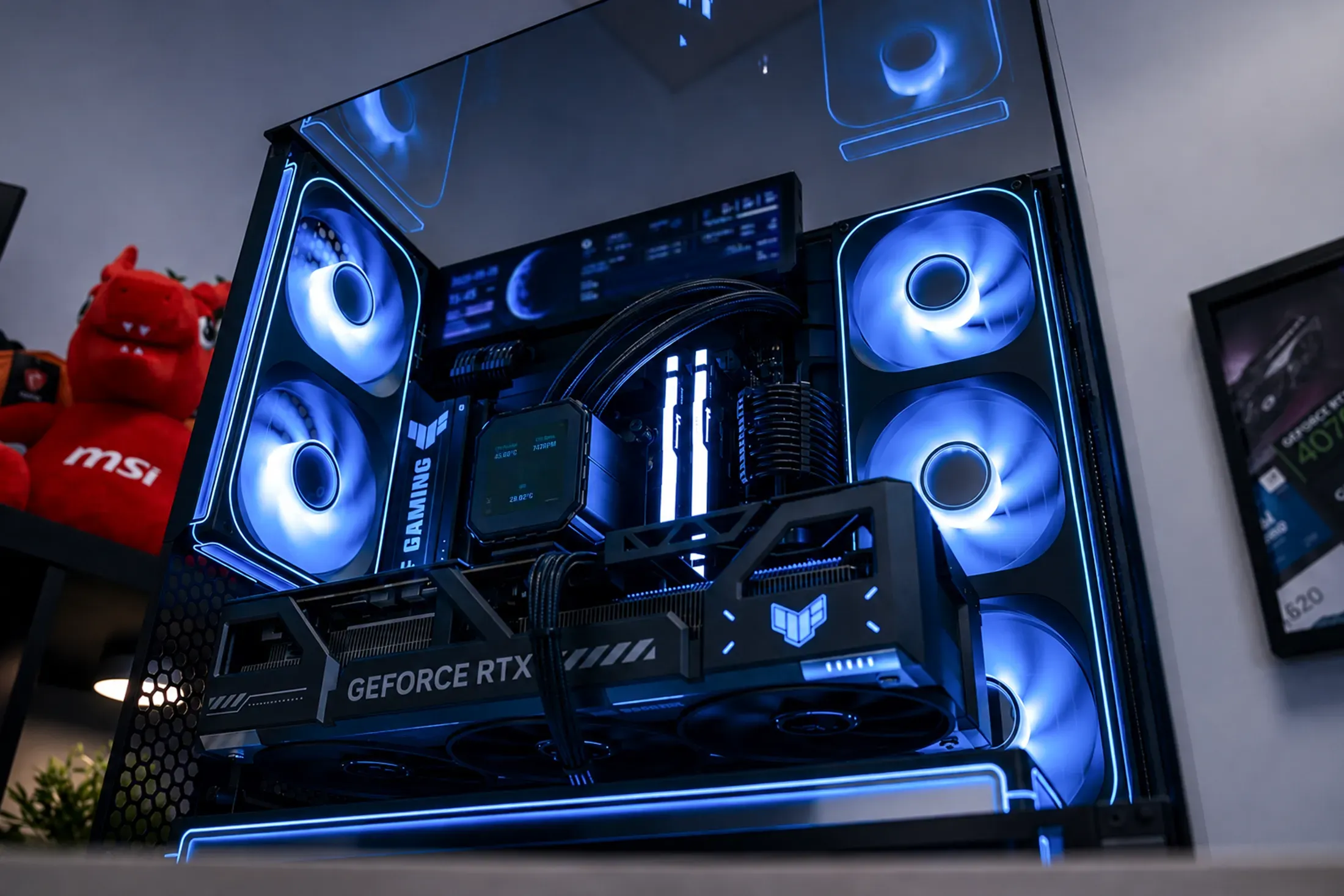 Limitless - RTX 5090 | R7 9850X3D | 32GB - Thumbnail 4