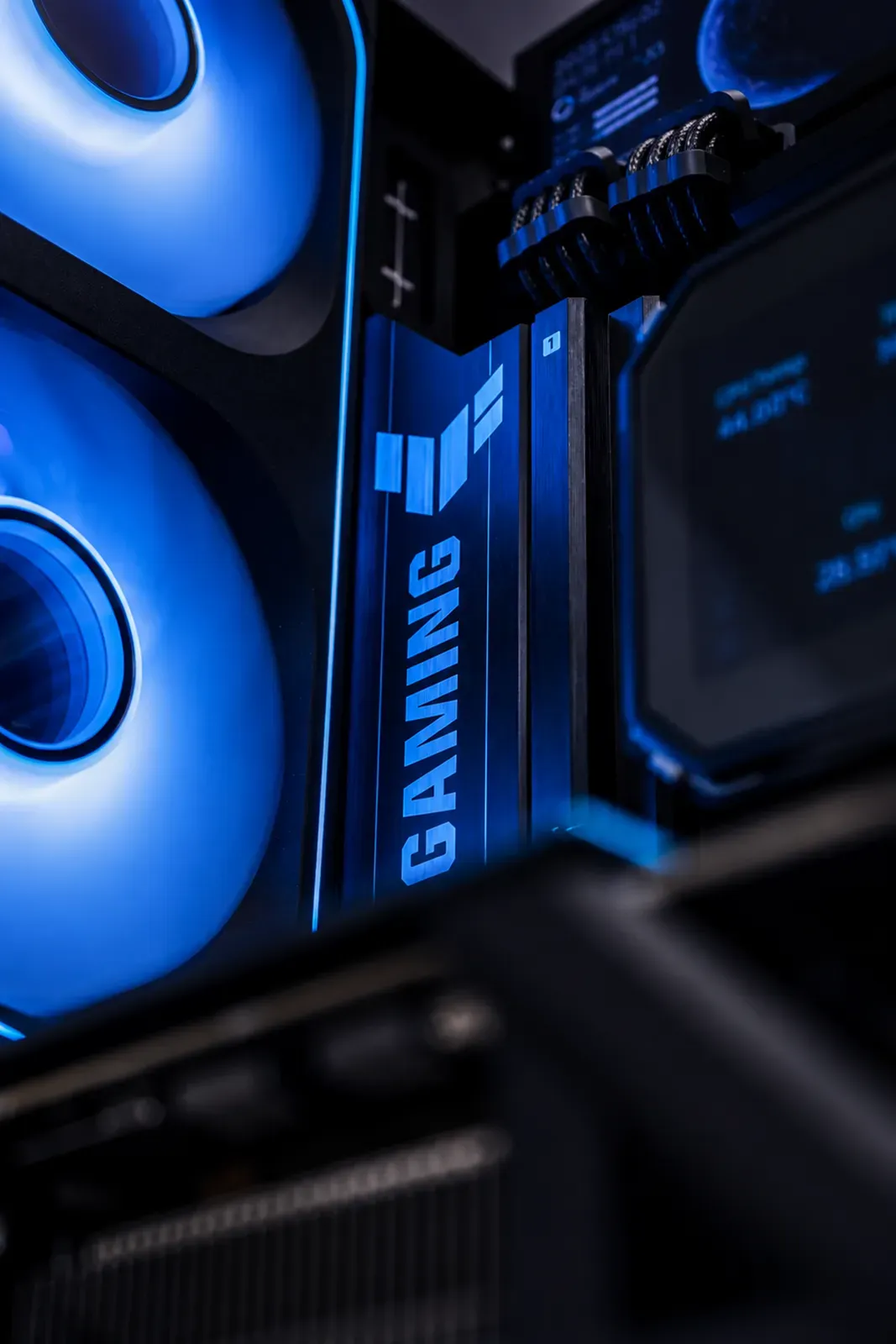 Limitless - RTX 5090 | R7 9850X3D | 32GB - Thumbnail 7