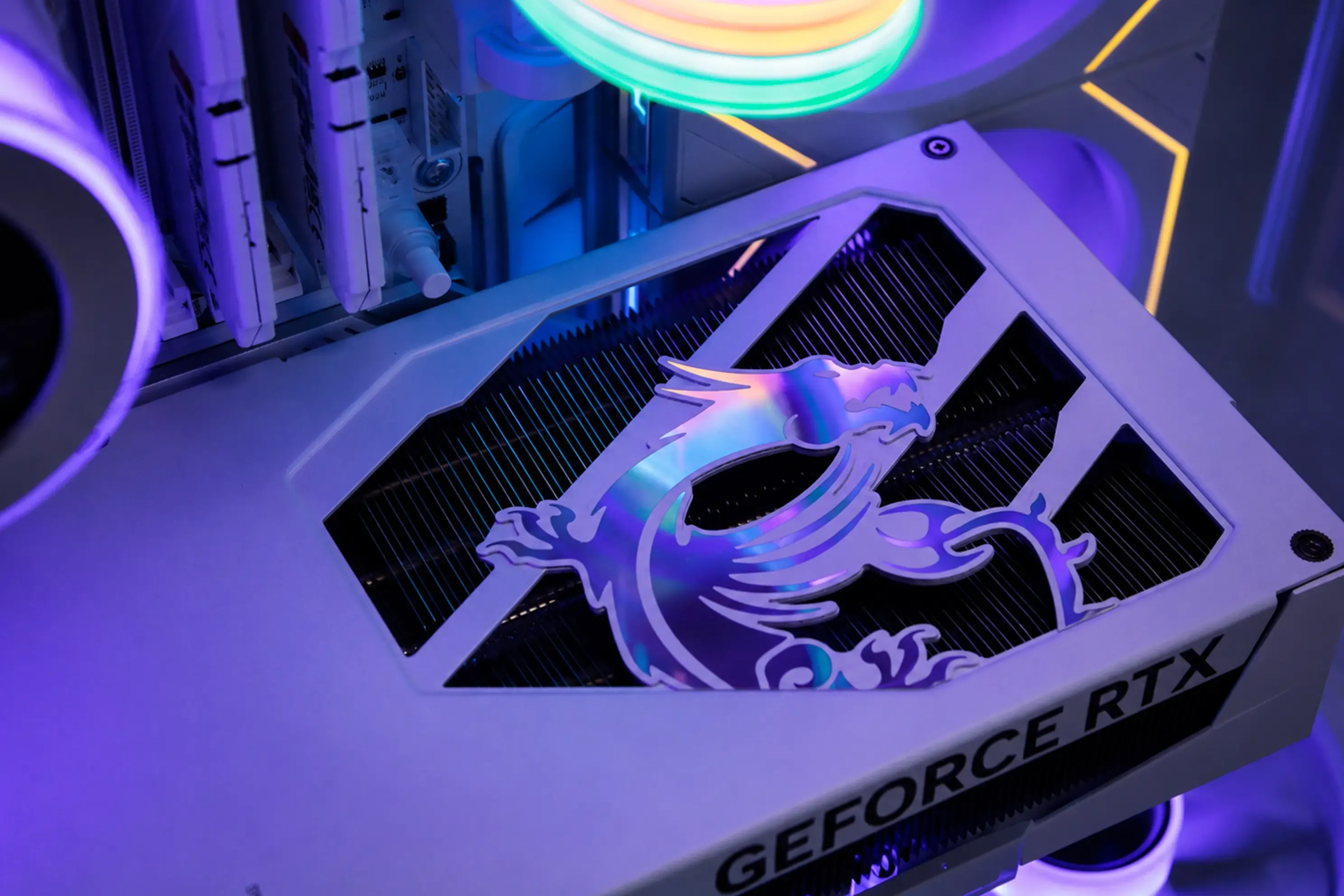 Lian Li White - RTX 5080 | R7 9800X3D | 32GB - Thumbnail 9