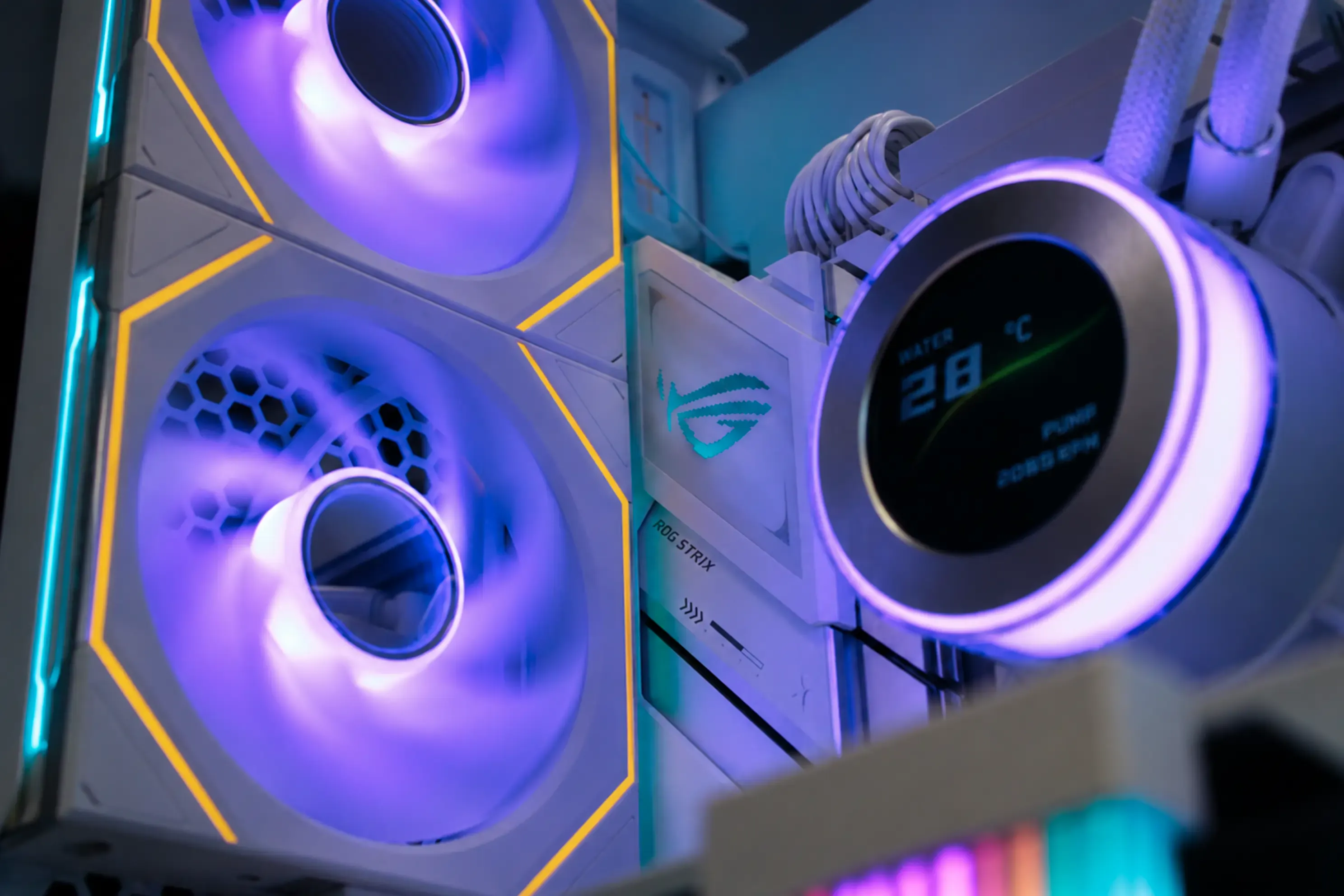 Lian Li White - RTX 5080 | R7 9800X3D | 32GB - Thumbnail 8