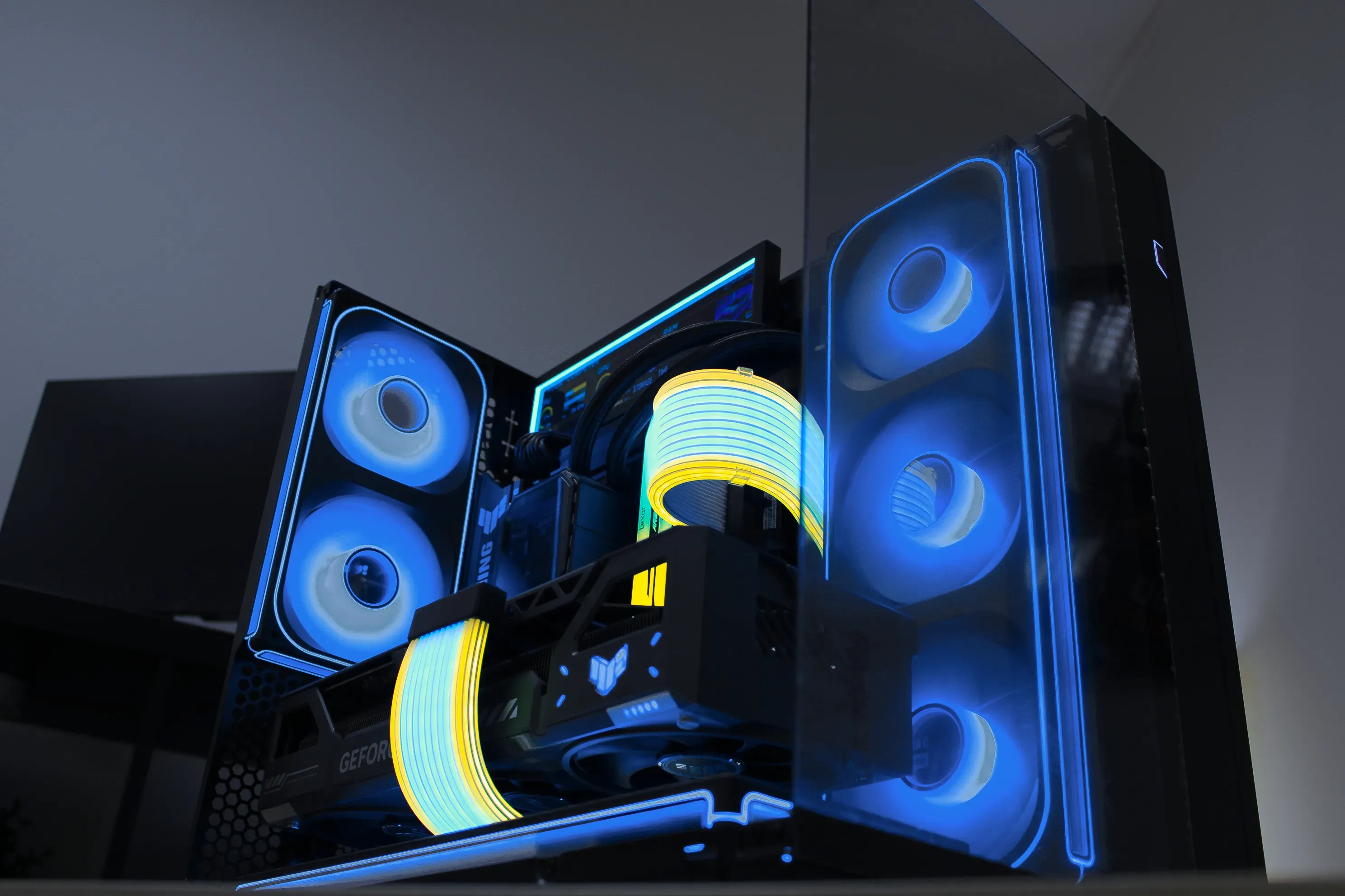 Limitless - RTX 5080 | R7 9850X3D | 32GB  - Thumbnail 5