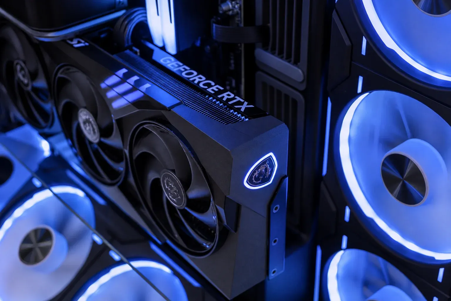 Moonlight - RTX 5080 | R7 9800X3D | 48GB  - Thumbnail 8